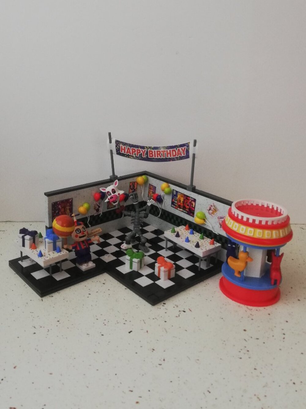 McFarlane Toys FNAF Game Area Construction Set Show Stage Expansion with Figures